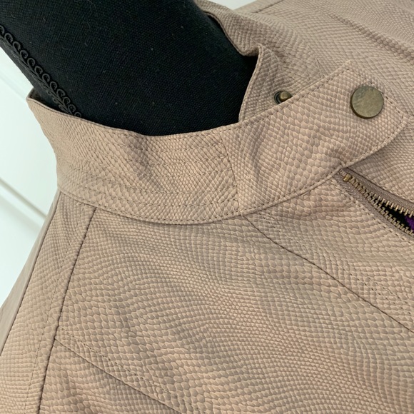 Super Cute Faux Leather Jacket - Picture 3 of 8